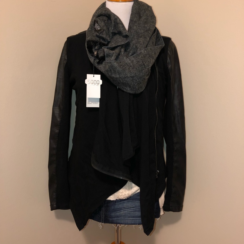 SODO NWT Unisex  Heather Gray & Black Tasseled 100% Italian Silk Scarf